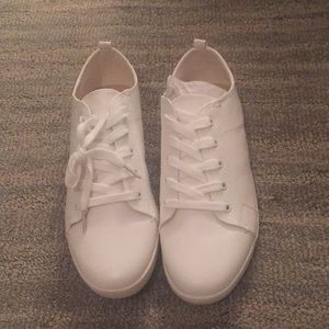 Brand new white tennis shoes